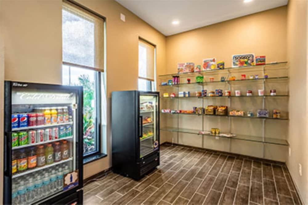 Magnolia Pointe; BW Signature Collection Fruitville 외부 사진