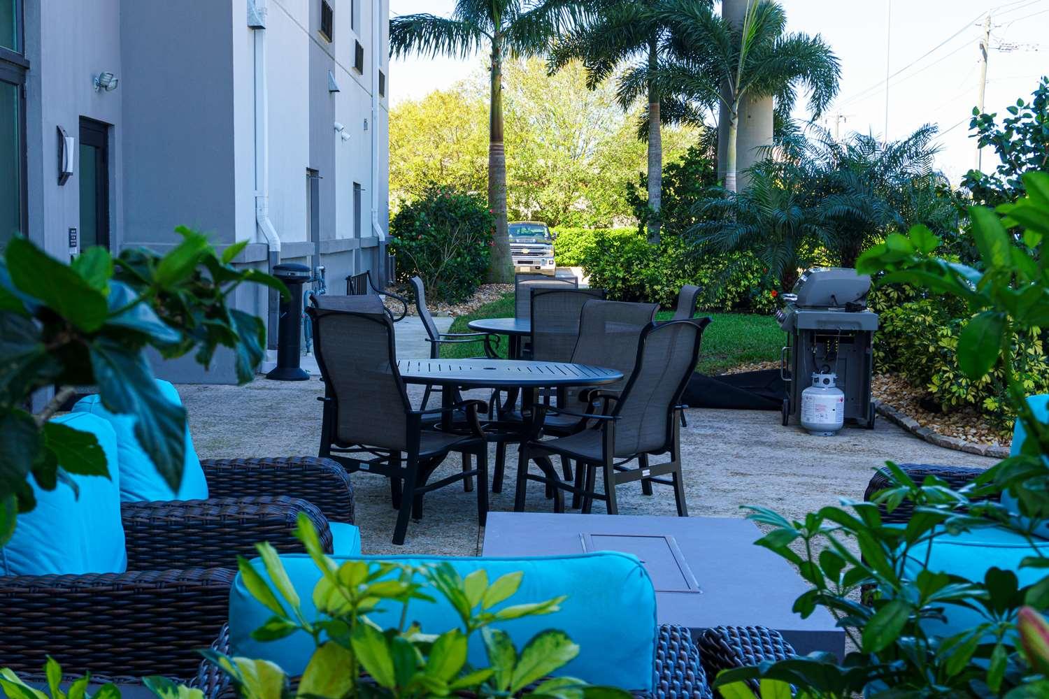 Magnolia Pointe; BW Signature Collection Fruitville 외부 사진
