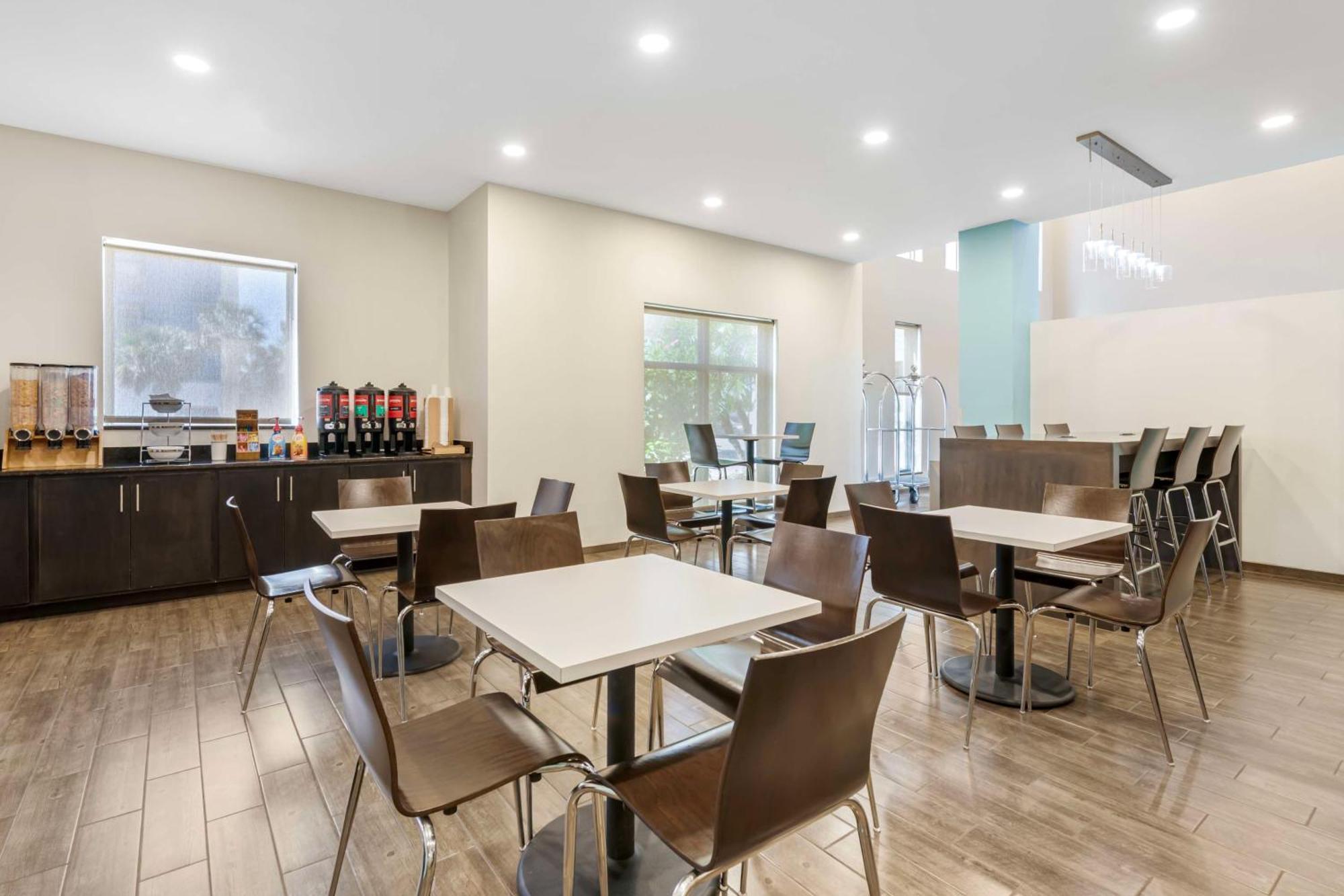 Magnolia Pointe; BW Signature Collection Fruitville 외부 사진